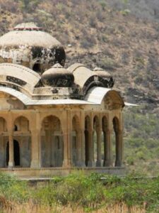 cropped-bhangarh-fort-incidents.jpg