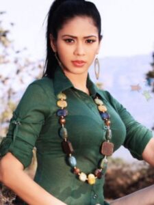 cropped-Firoza_Khan_01.jpg