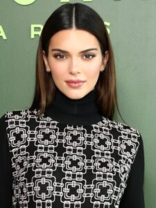 cropped-rs_1200x1200-210804140744-1200-kendall-jenner-GettyImages-1204872172.jpg