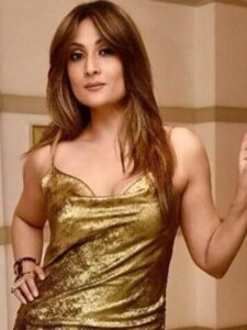 cropped-urvashi-759.jpg