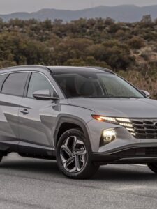 cropped-2022-hyundai-tucson-plug-in-hybrid_100785555_h.jpg